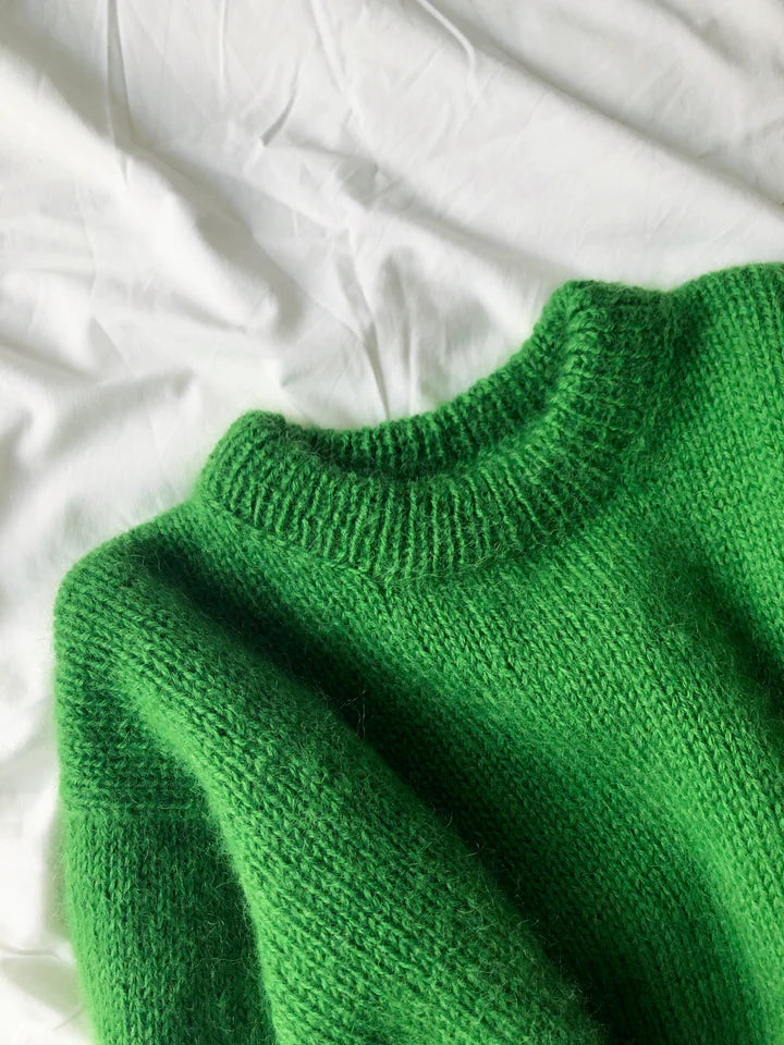 Womens Sweater Knitting Pattern (6186-5) ¦